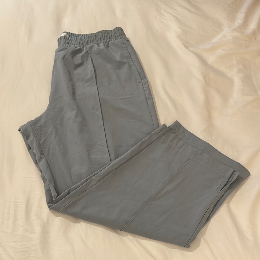 Gray Sweatpants with Elastic Waistband and Relaxed Fit